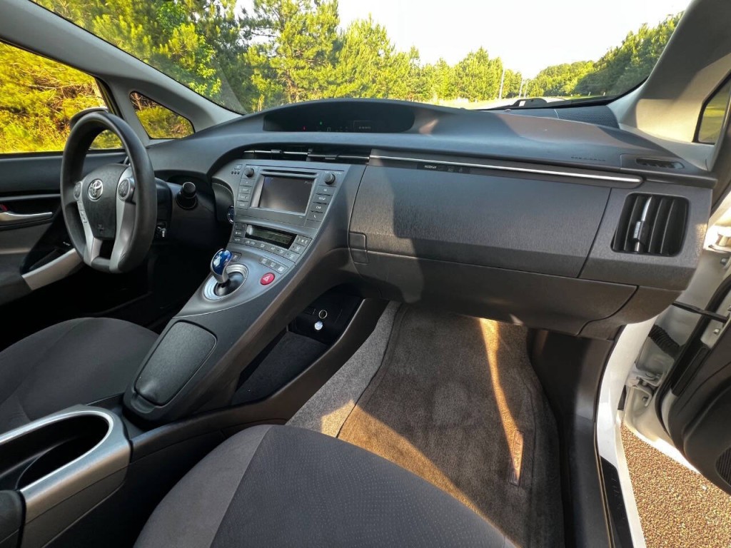 2015 Toyota Prius Image 20