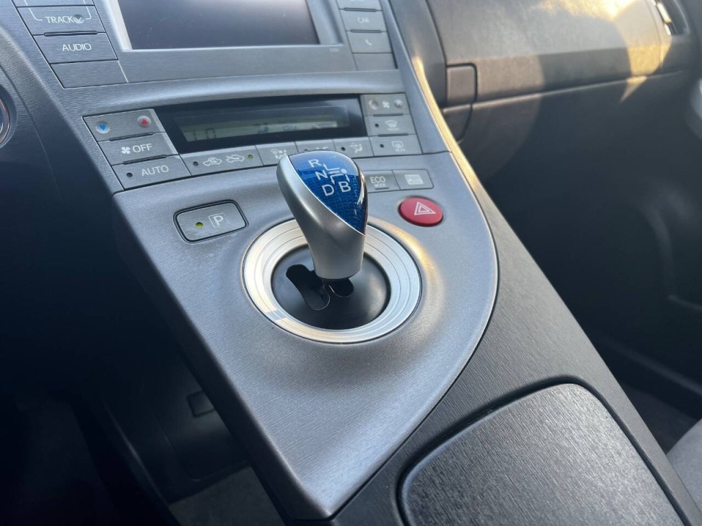 2015 Toyota Prius Image 24