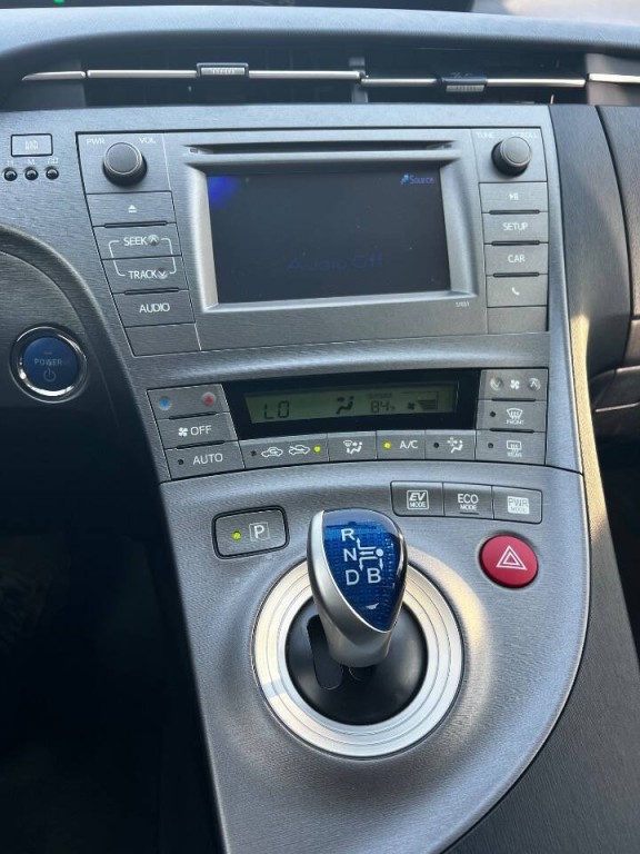 2015 Toyota Prius Image 25