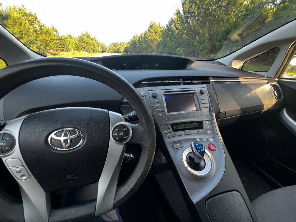 2015 Toyota Prius Image 27