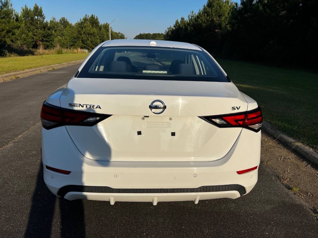 2022 Nissan Sentra Image 4