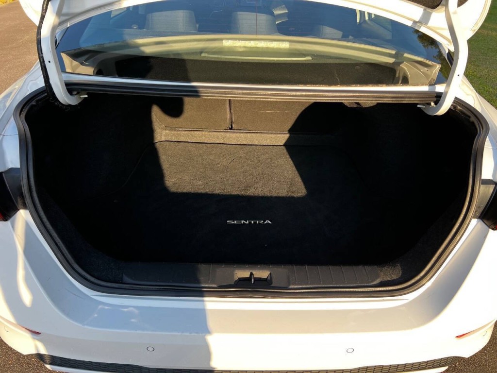 2022 Nissan Sentra Image 9