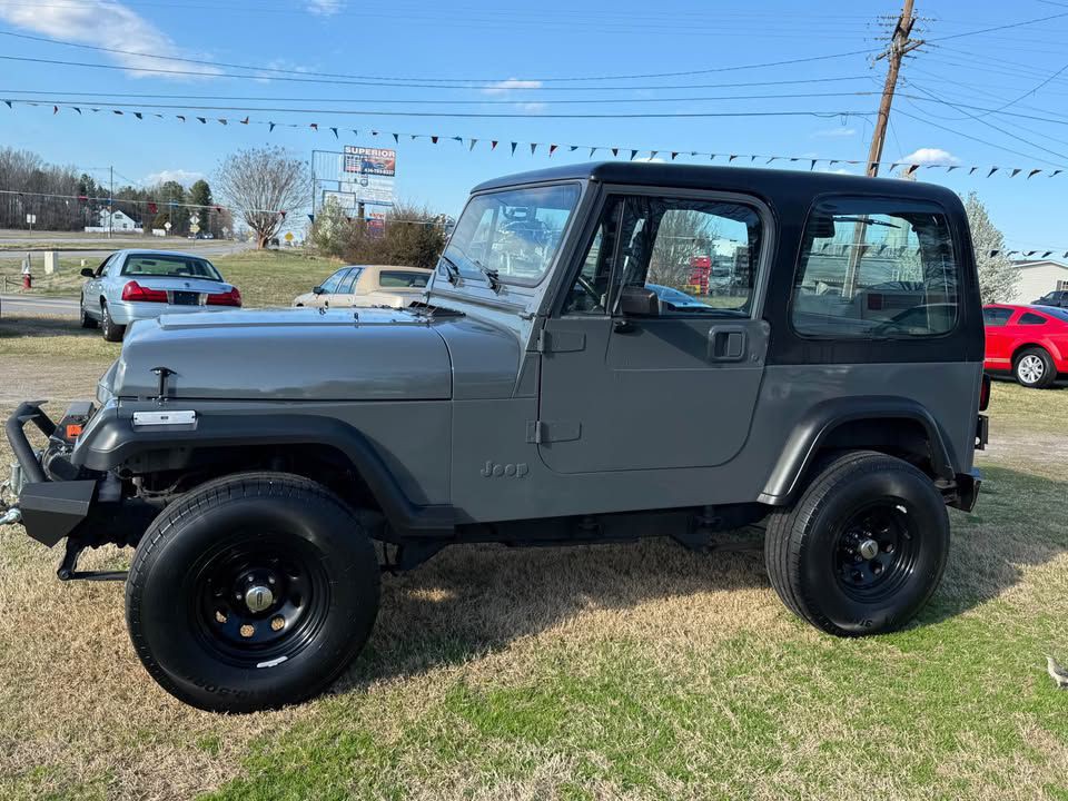 1993 Jeep Wrangler Image 1