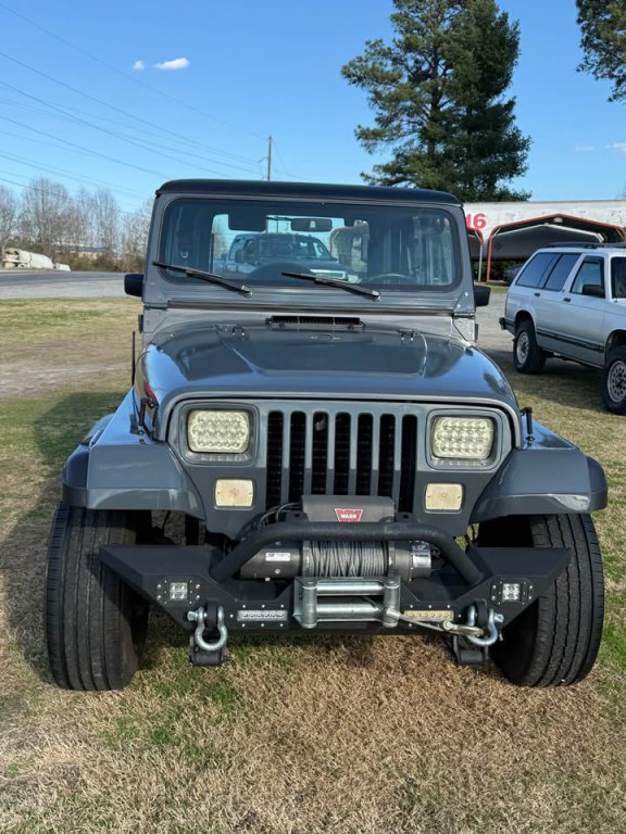 1993 Jeep Wrangler Image 2