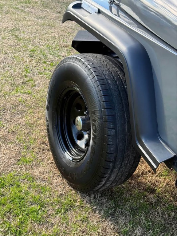 1993 Jeep Wrangler Image 5