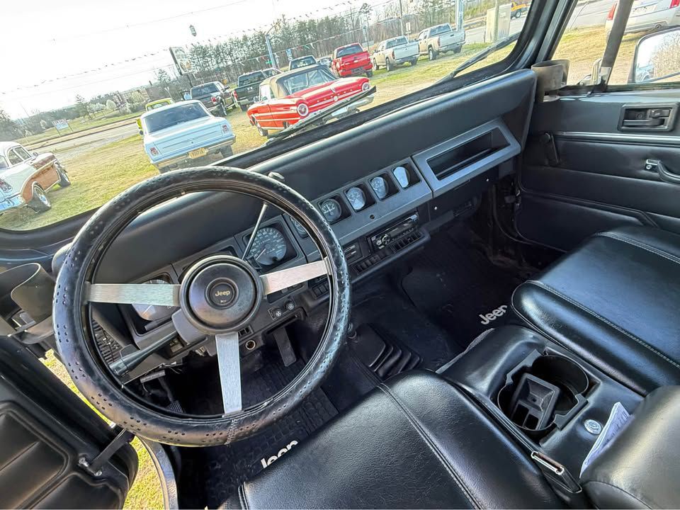 1993 Jeep Wrangler Image 7