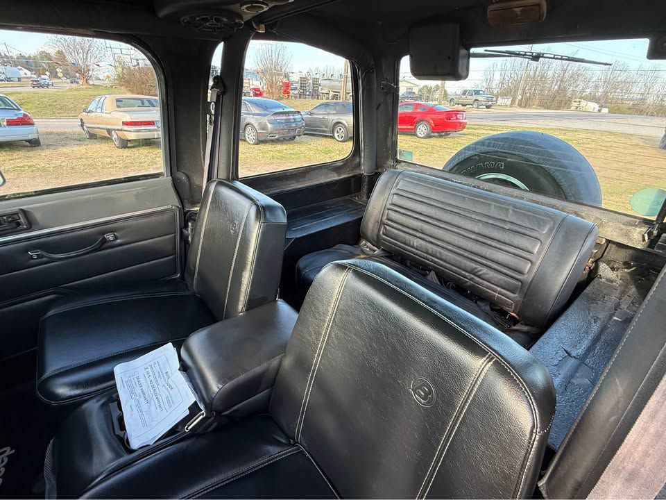 1993 Jeep Wrangler Image 9