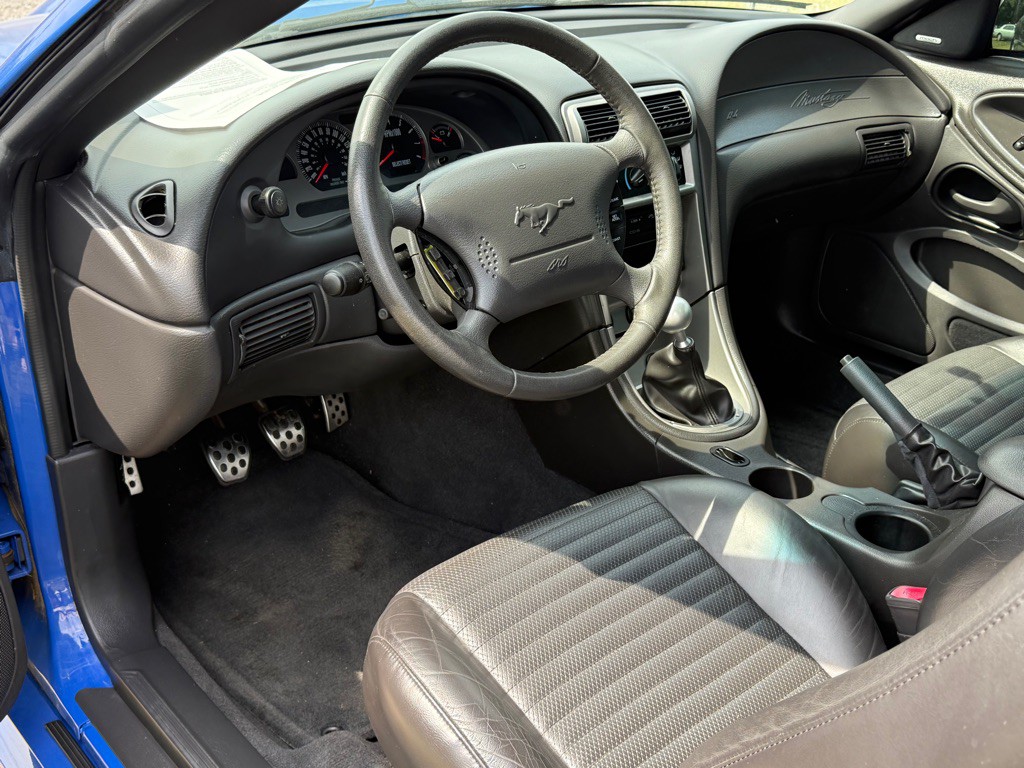 2004 Ford Mustang Image 8