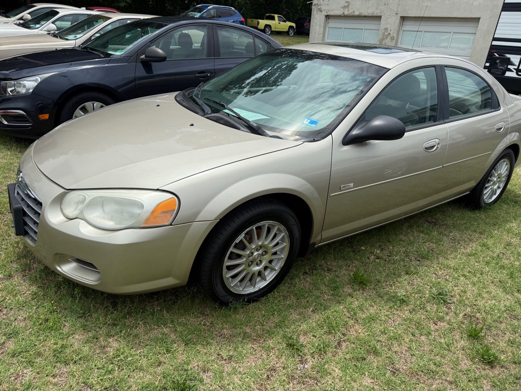 2005 Chrysler Sebring Image 2