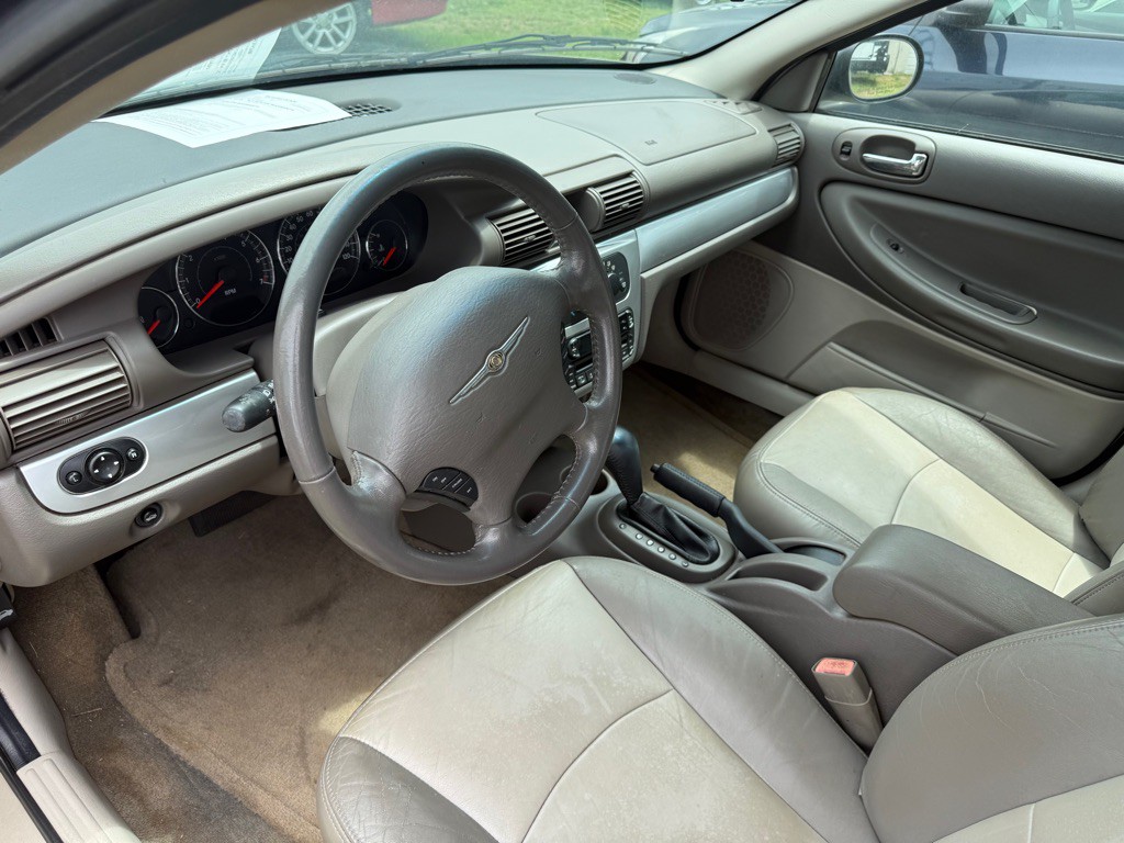 2005 Chrysler Sebring Image 10
