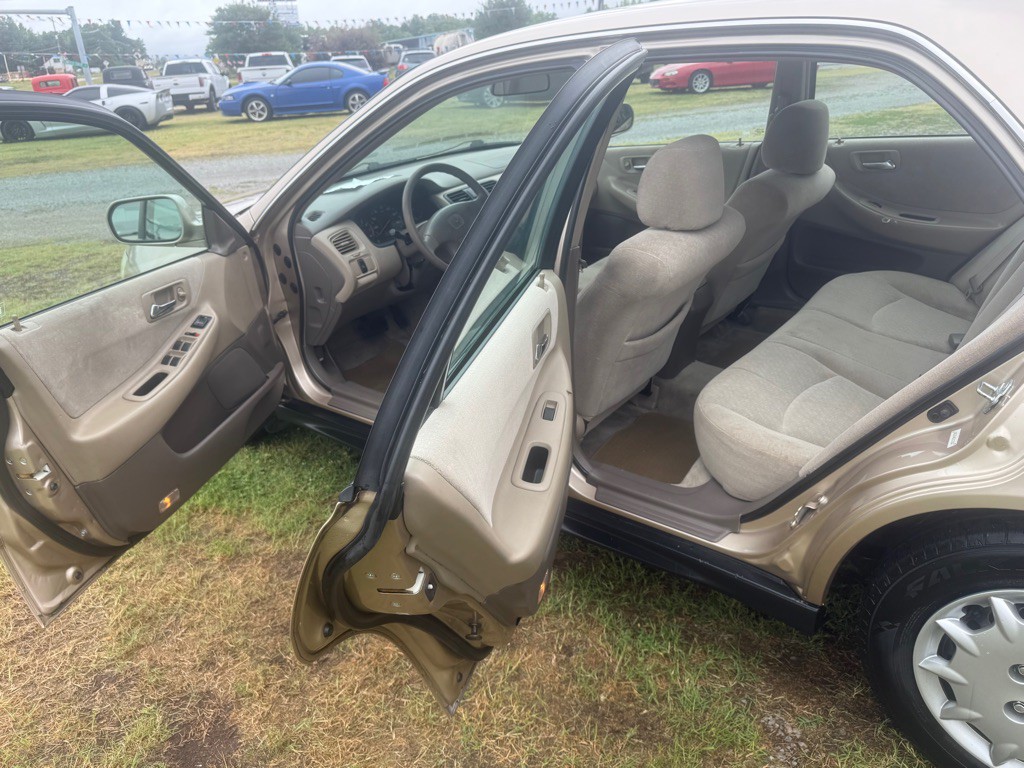 2002 Honda Accord Image 6