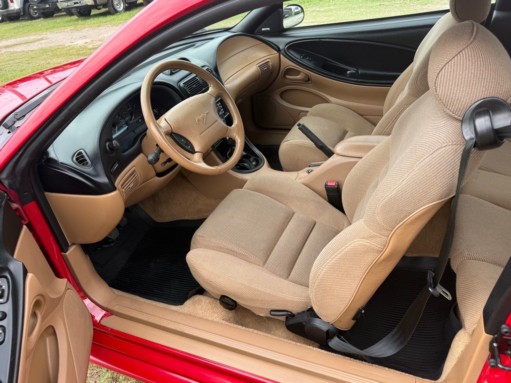 1995 Ford Mustang Image 9