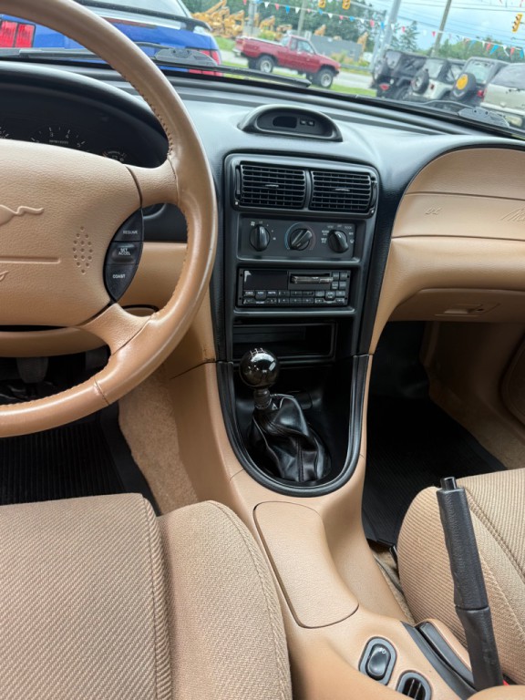 1995 Ford Mustang Image 11