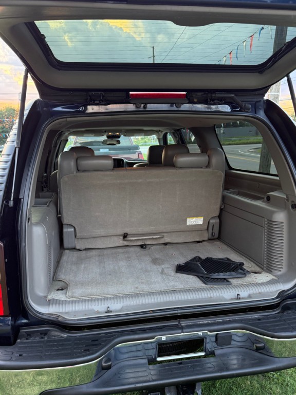 2004 GMC Yukon Image 3