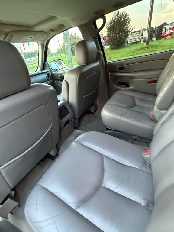 2004 GMC Yukon Image 8