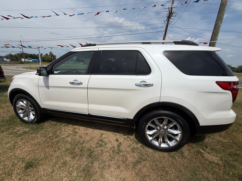 2015 Ford Explorer Image 2