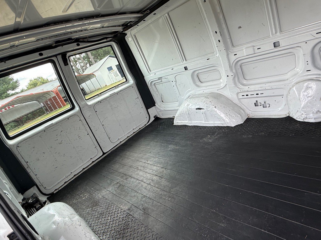 1998 Chevrolet Astro Image 4