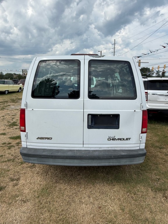 1998 Chevrolet Astro Image 5