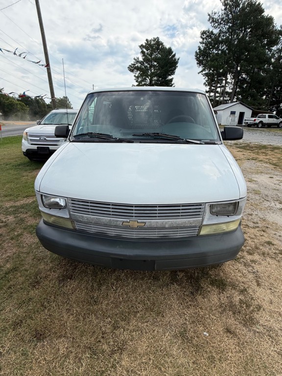 2004 Chevrolet Astro Image 2