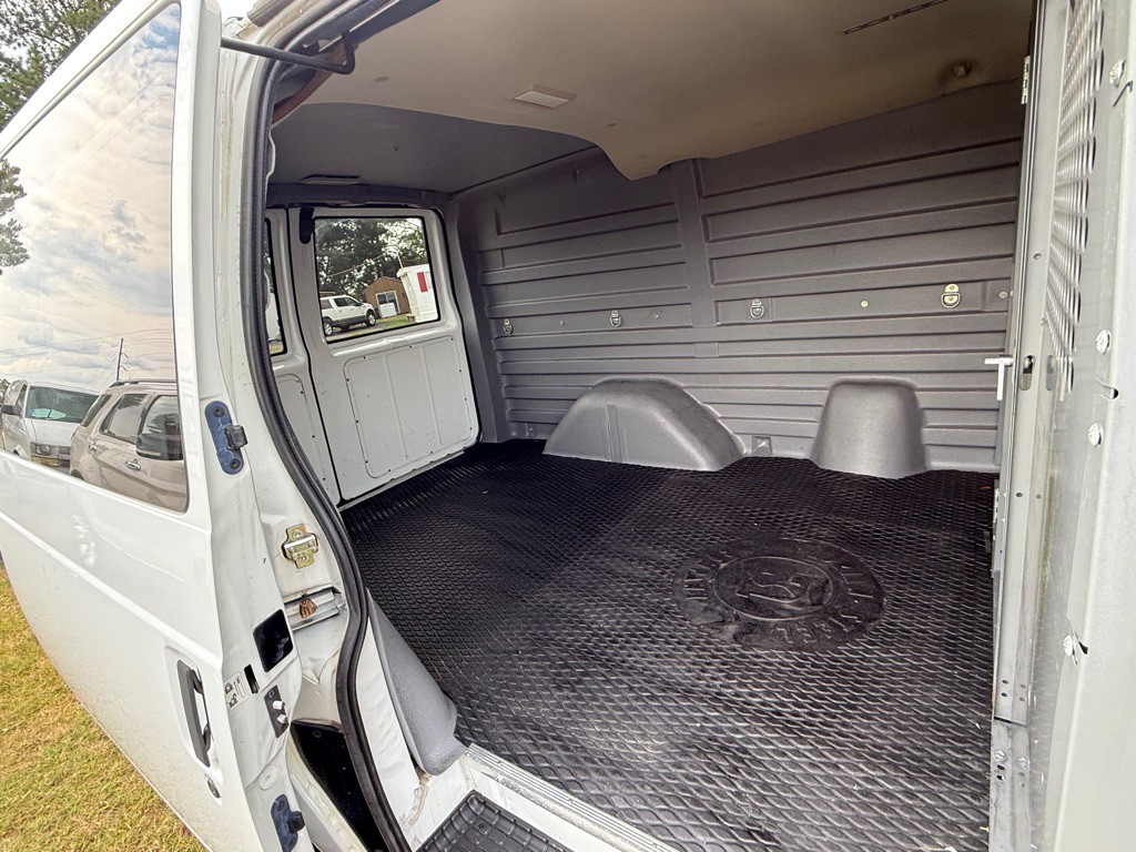 2004 Chevrolet Astro Image 3