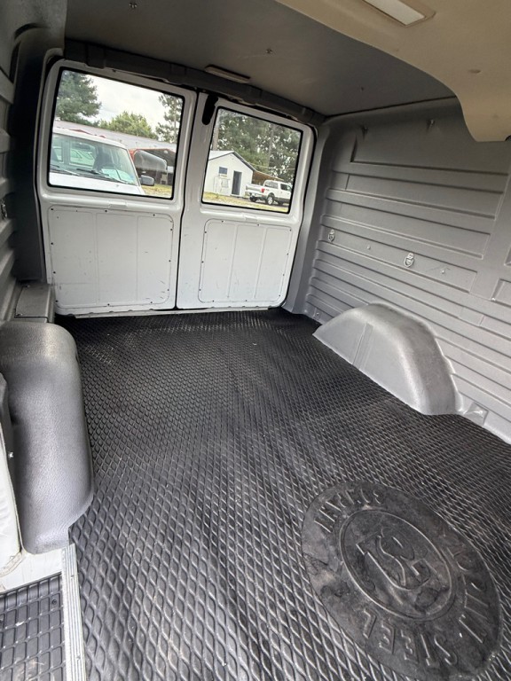 2004 Chevrolet Astro Image 4