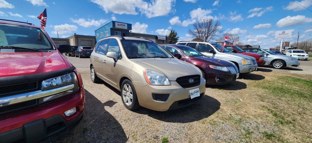 2008 Kia Rondo Image 4