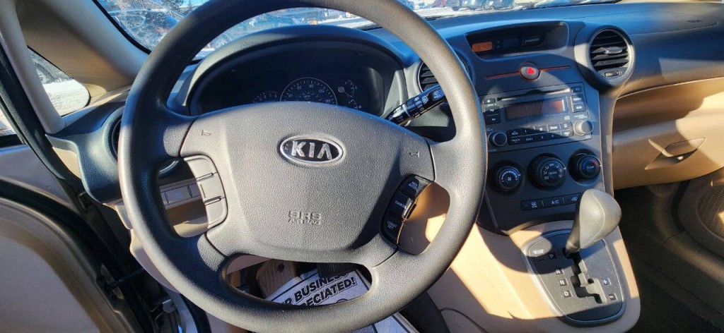 2008 Kia Rondo Image 20