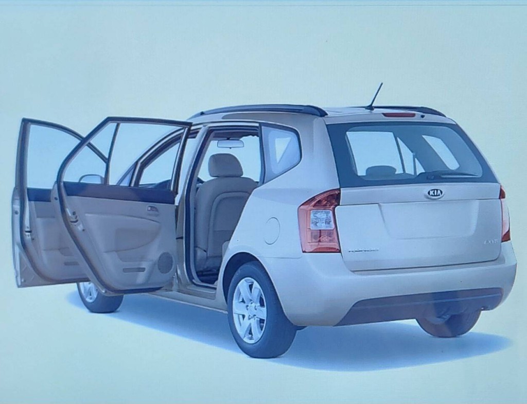 2008 Kia Rondo Image 32