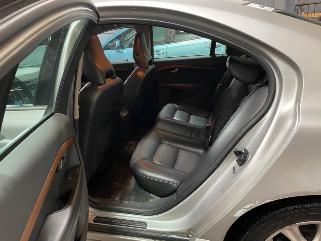 2010 Volvo S80 Image 30