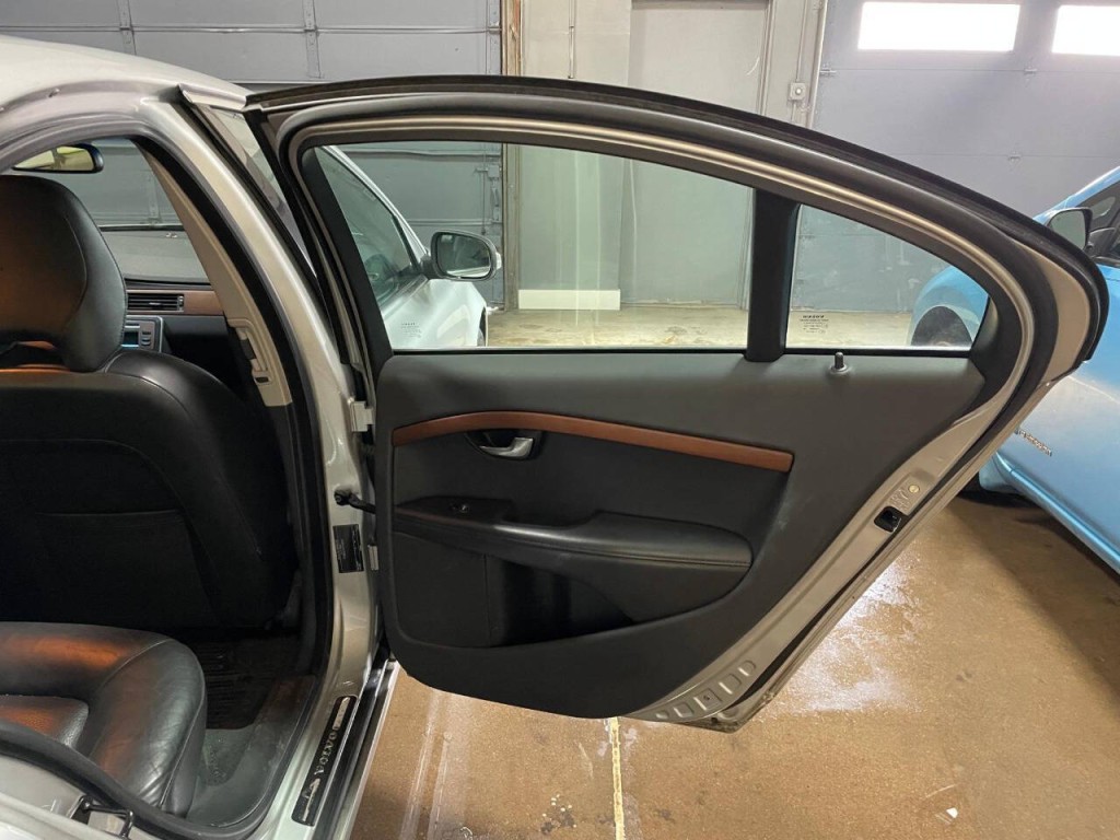 2010 Volvo S80 Image 31