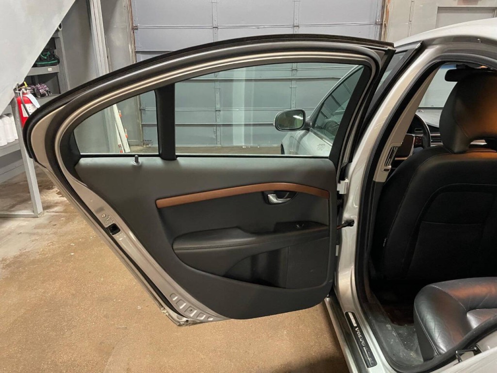 2010 Volvo S80 Image 40