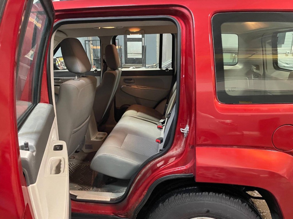2008 Jeep Liberty Image 21