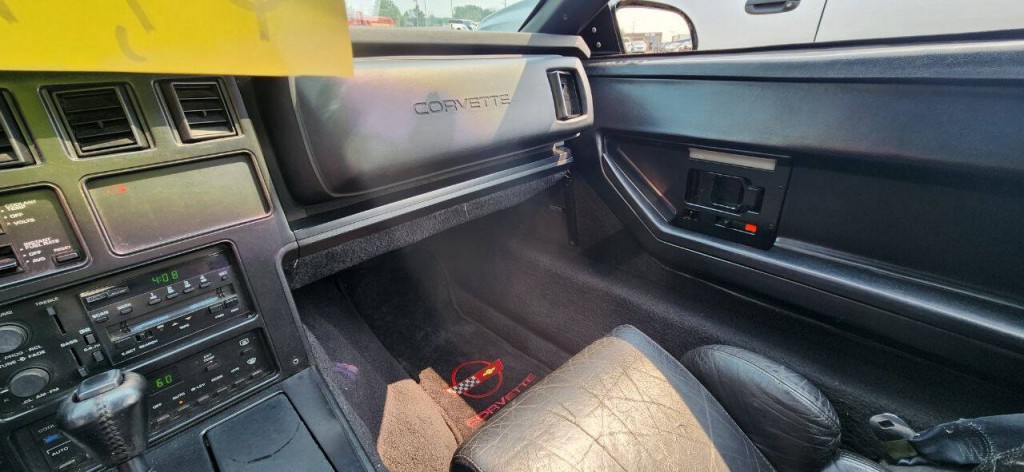 1989 Chevrolet Corvette Image 8