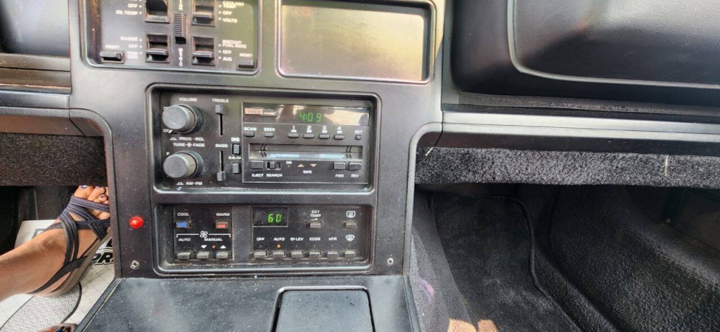 1989 Chevrolet Corvette Image 14