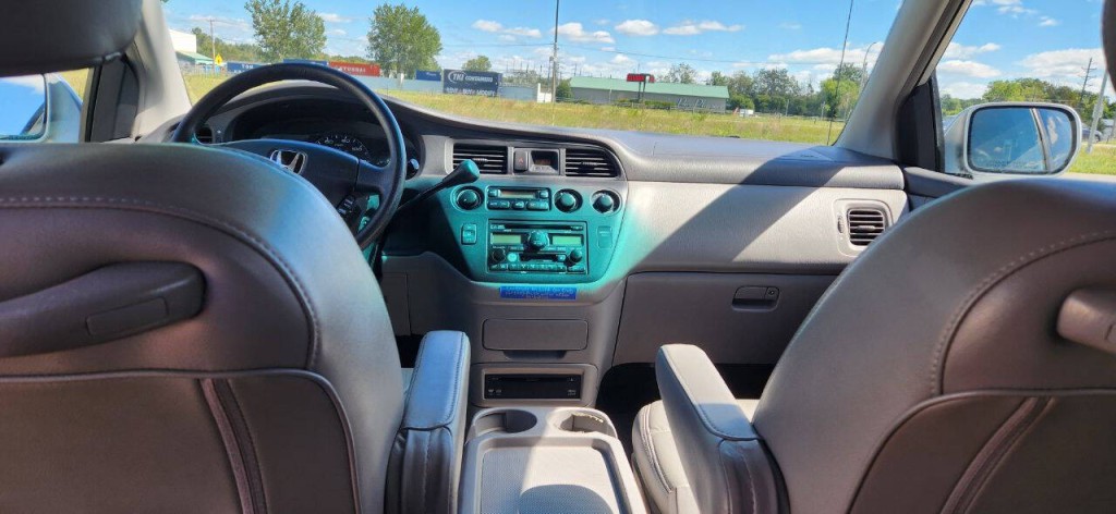 2004 Honda Odyssey Image 12
