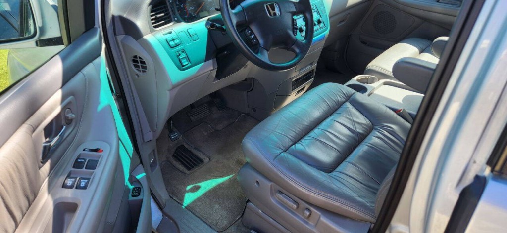 2004 Honda Odyssey Image 14
