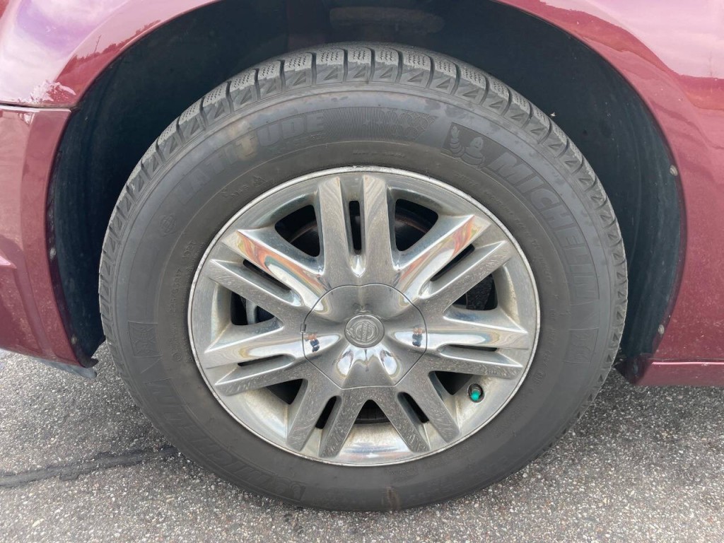 2008 Chrysler Town & Country Image 11