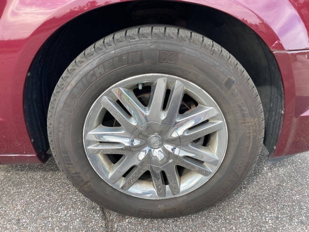 2008 Chrysler Town & Country Image 14