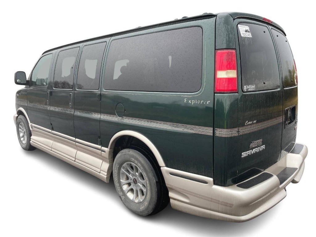 2004 GMC Savana Image 7