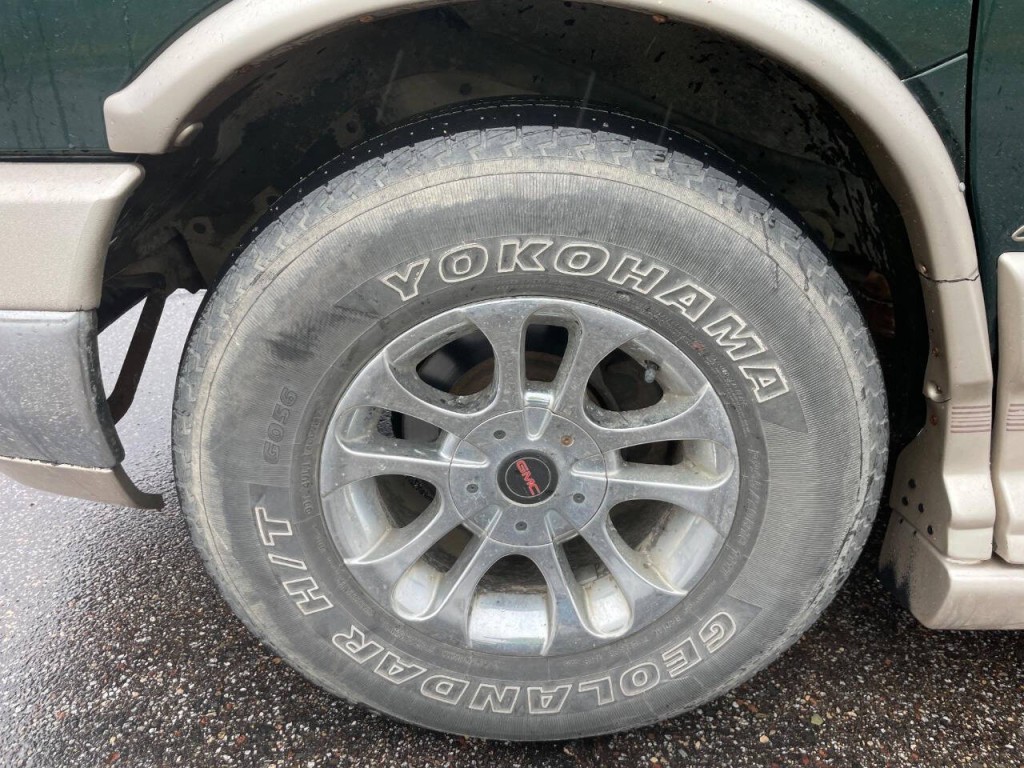 2004 GMC Savana Image 14