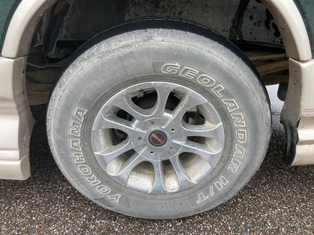 2004 GMC Savana Image 15