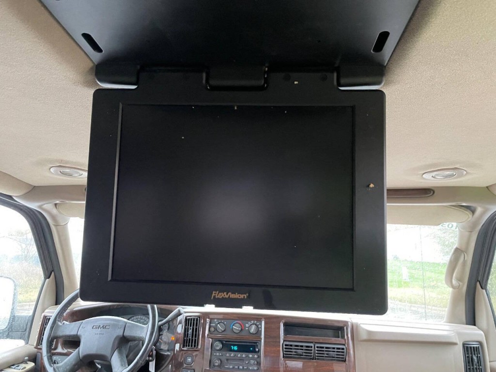 2004 GMC Savana Image 36