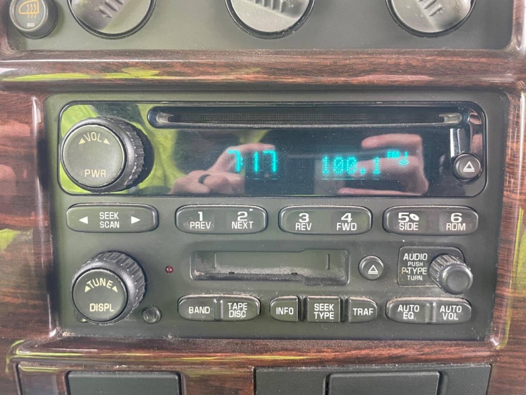 2004 GMC Savana Image 40