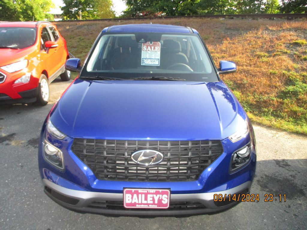 2022 Hyundai Venue Image 2