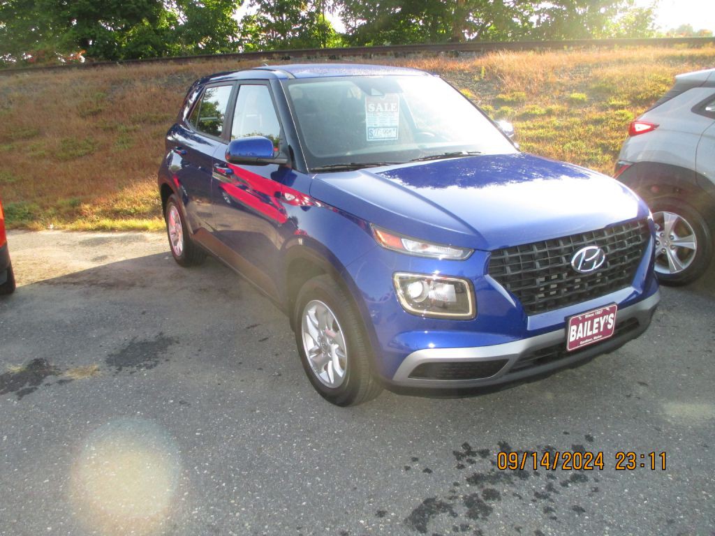 2022 Hyundai Venue Image 3