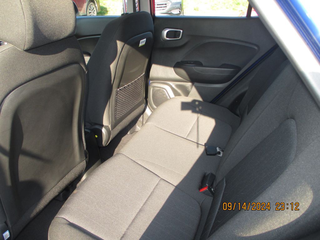 2022 Hyundai Venue Image 5