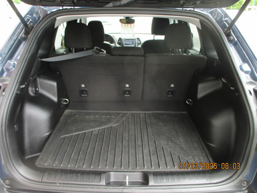2021 Jeep Cherokee Image 9