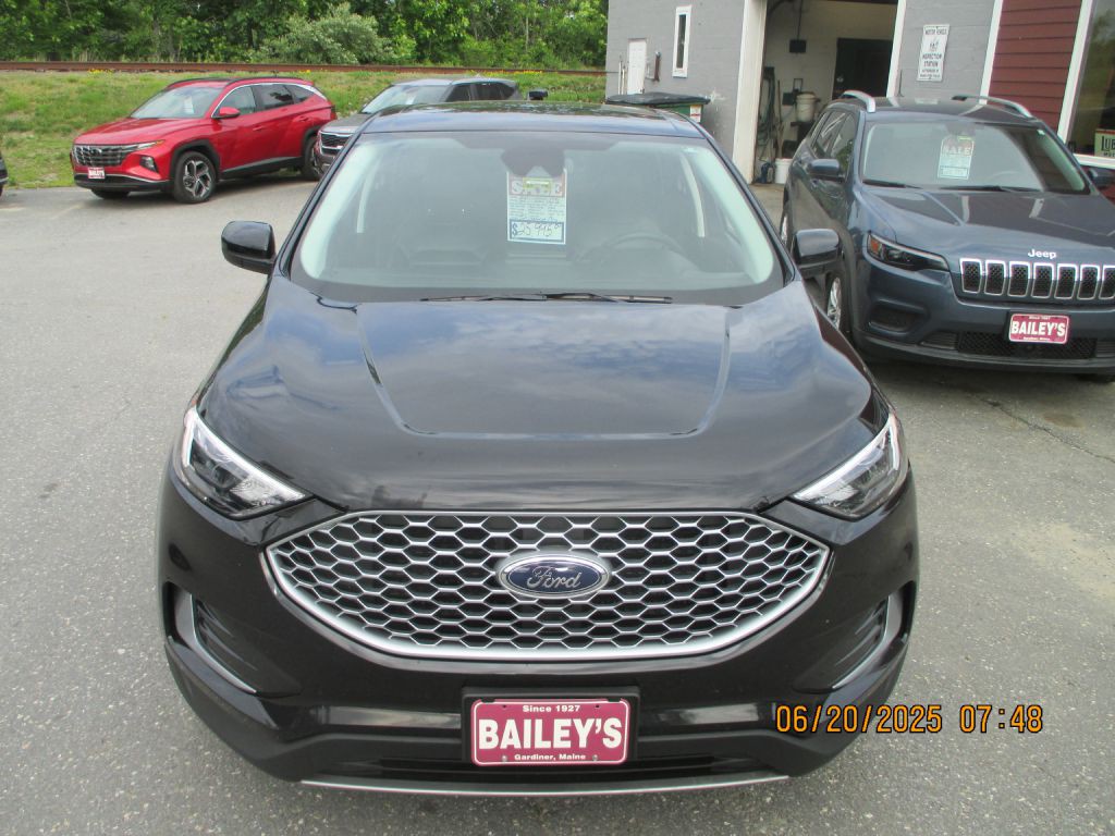 2023 Ford Edge Image 2
