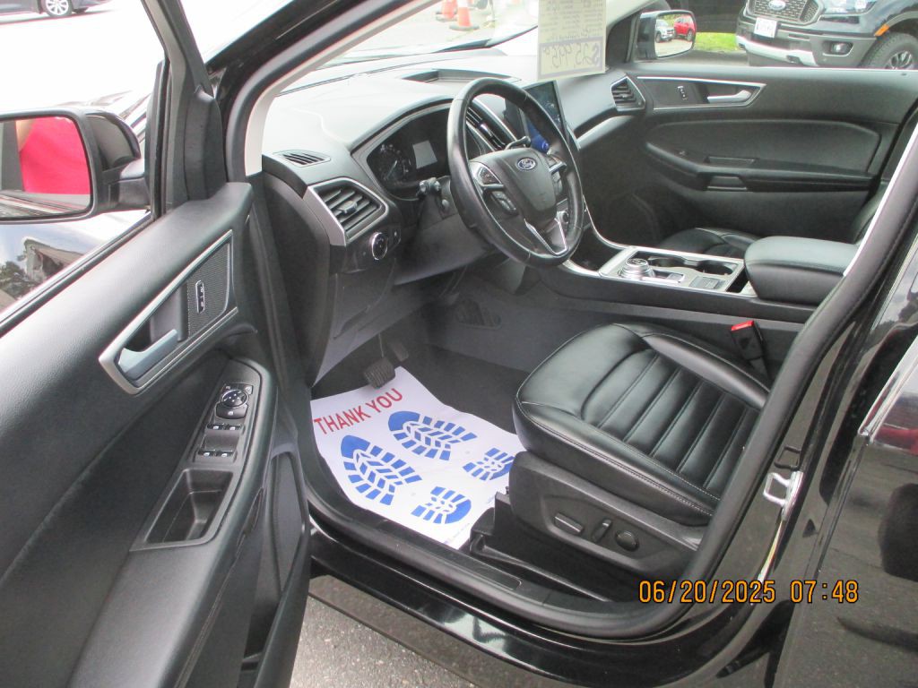 2023 Ford Edge Image 4