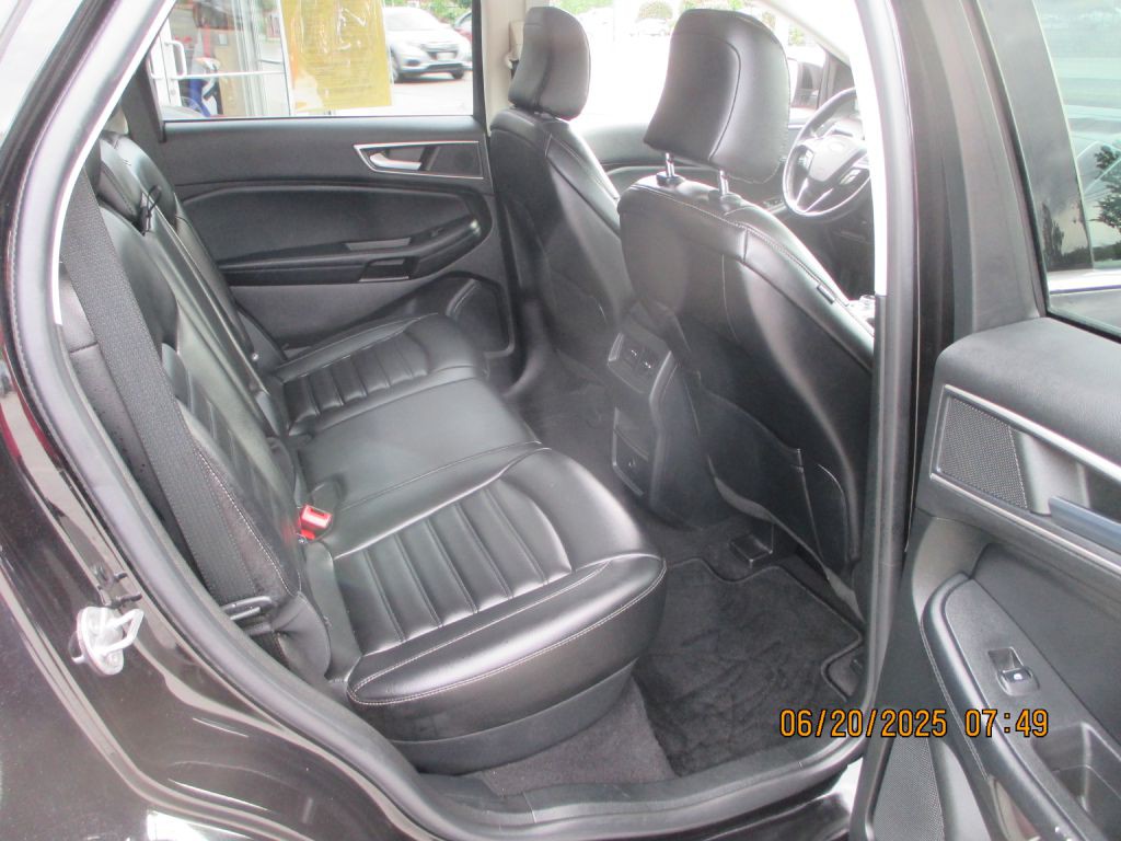 2023 Ford Edge Image 9